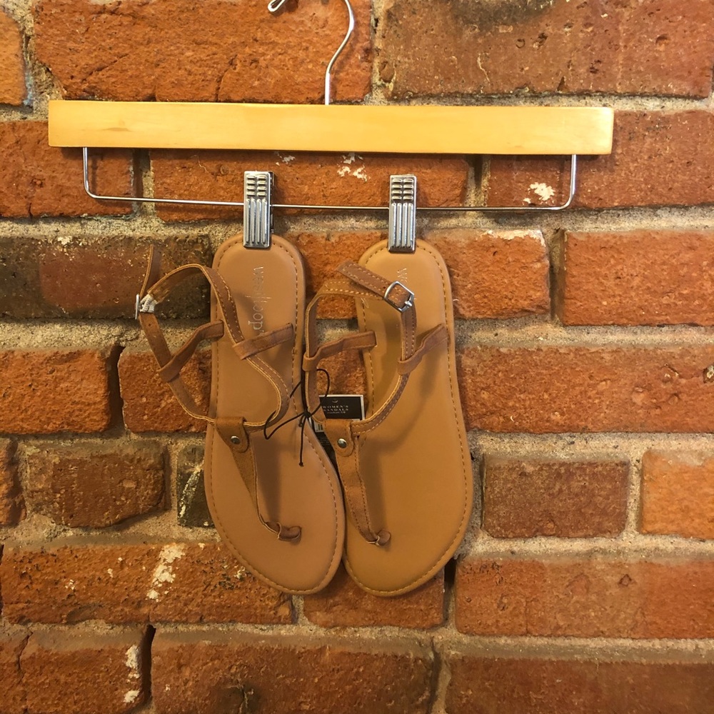 NWT WestLoop Brown Flip Flops